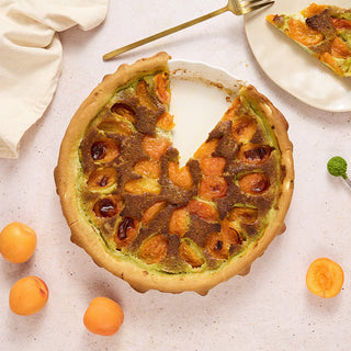 Apricot tart with matcha